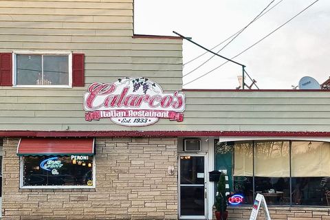 Calarco's Restaurant & Lounge